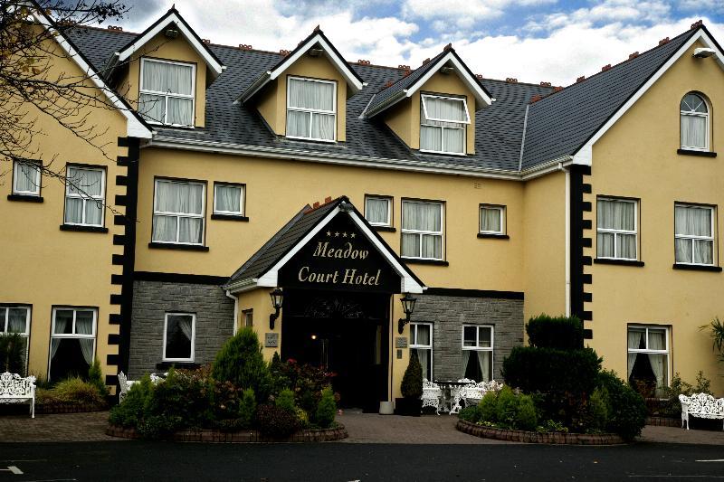 לאוראה Meadow Court Hotel מראה חיצוני תמונה