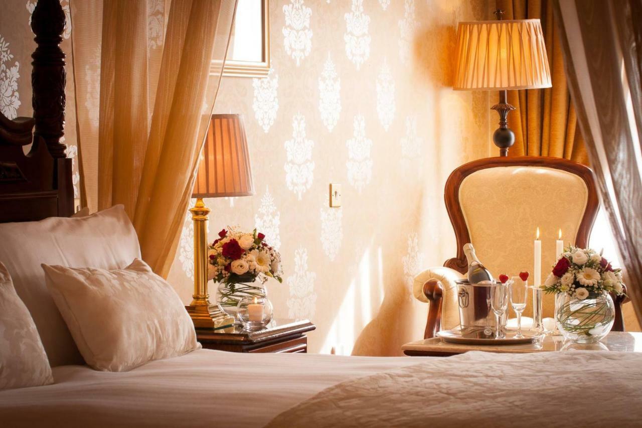 לאוראה Meadow Court Hotel מראה חיצוני תמונה